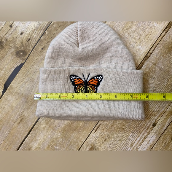 NWOT Urban Outfitters Iconic Butterfly Beanie - Picture 5 of 7